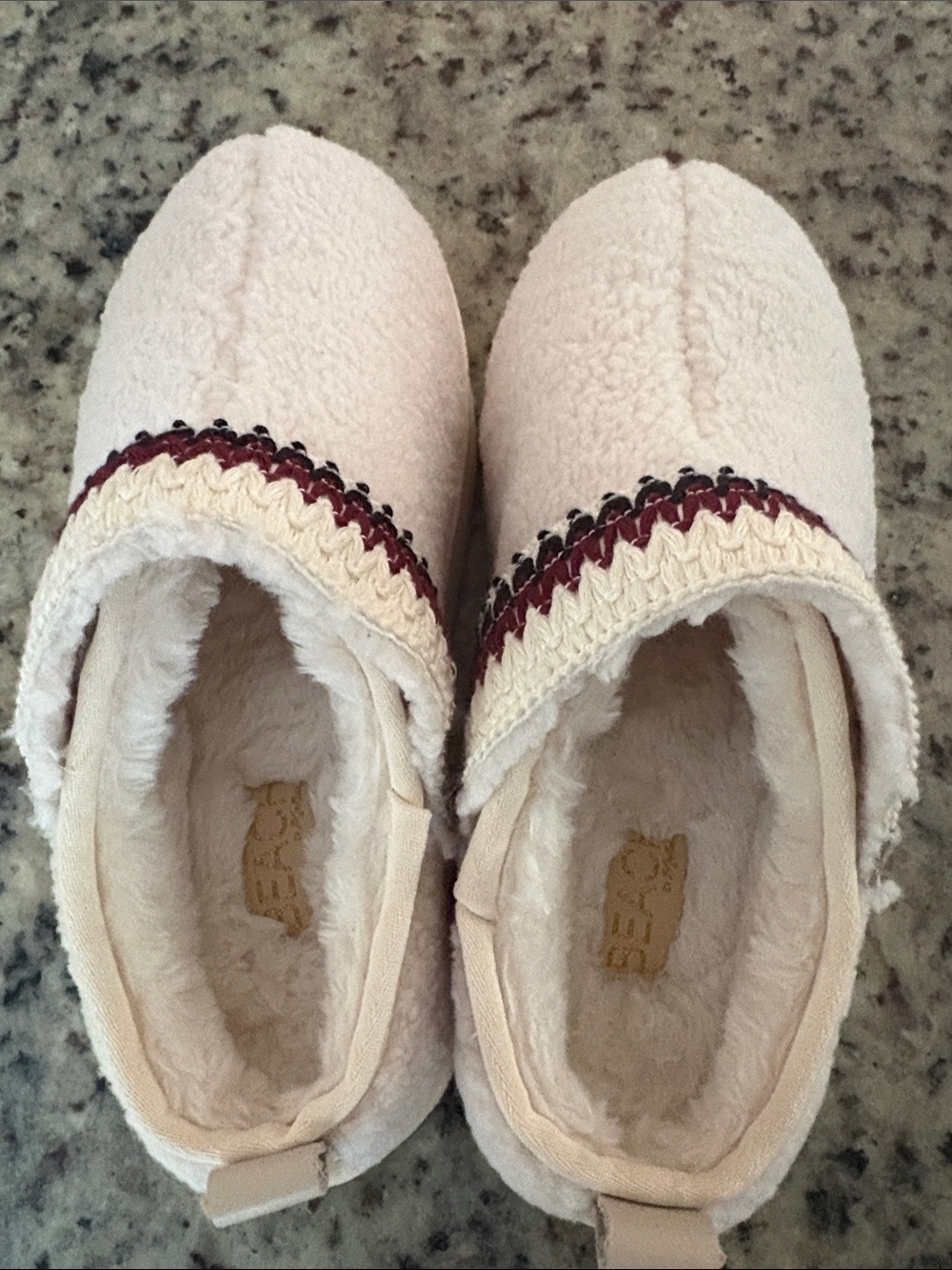 Women's Cream Plush Slip-On Slippers with Burgundy Trim